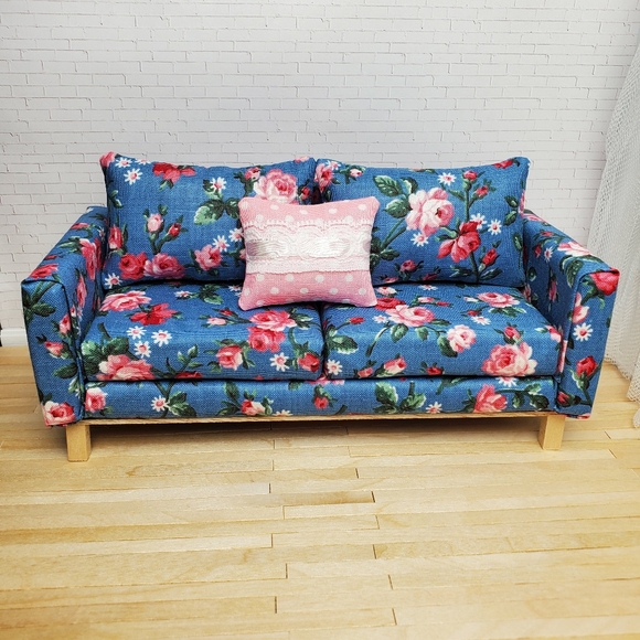 Miniature Dollhouse Floral Blue Sofa 1:12 Scale - Picture 6 of 6